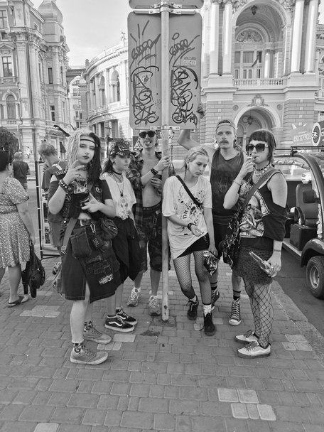 Jeunesse Dissonante par Marishka Oliva